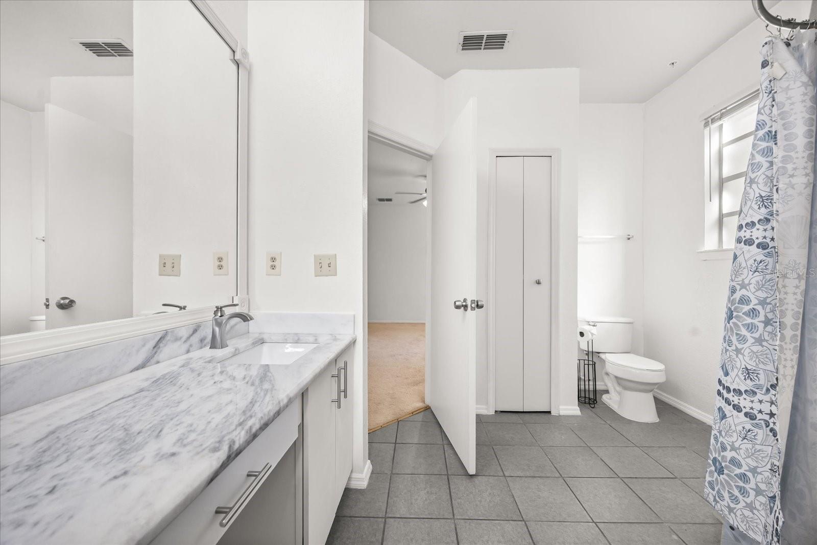 NOTTING HILL A CONDO - Residential