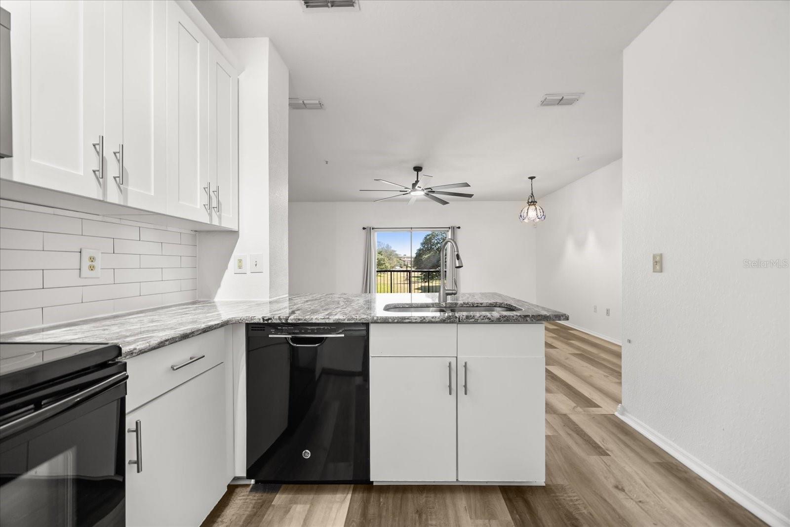 NOTTING HILL A CONDO - Residential