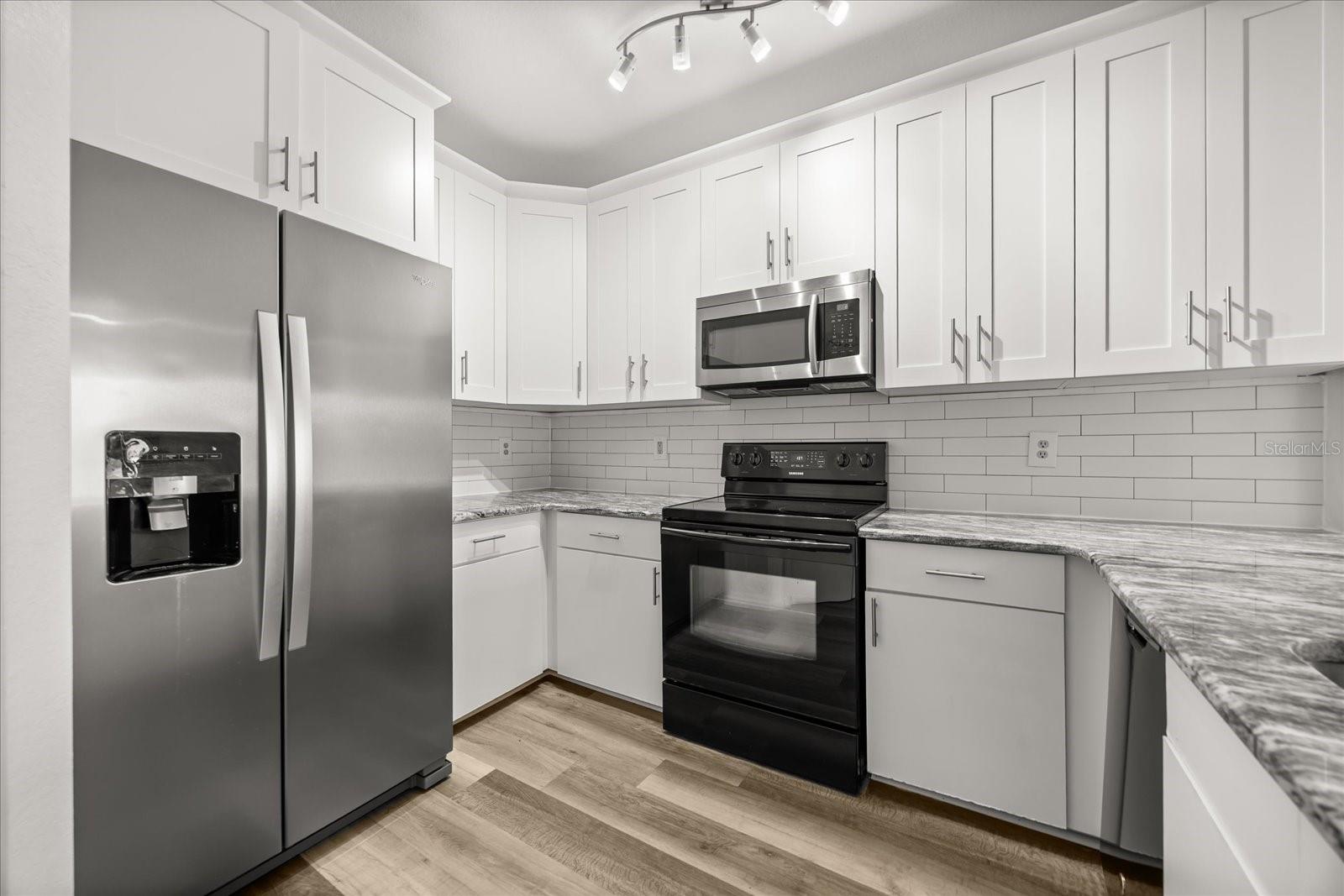 NOTTING HILL A CONDO - Residential