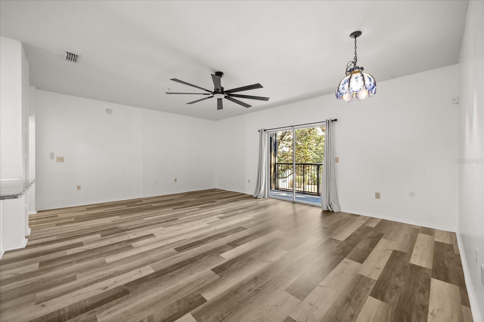 NOTTING HILL A CONDO - Residential