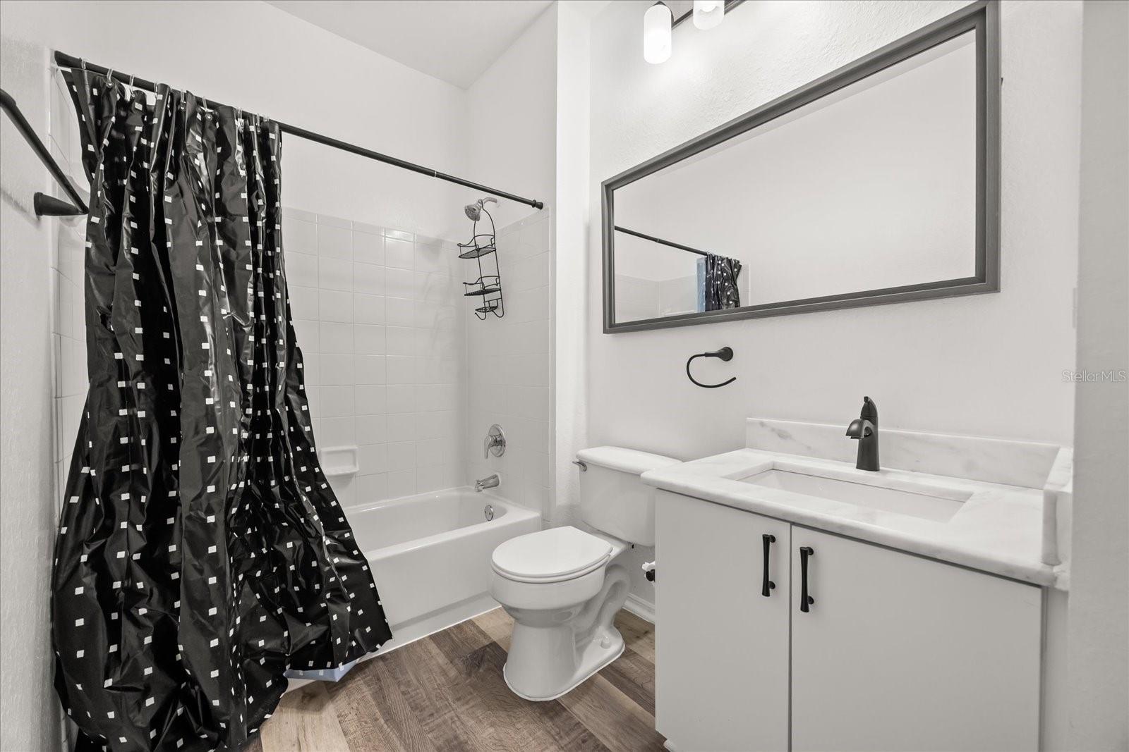 NOTTING HILL A CONDO - Residential