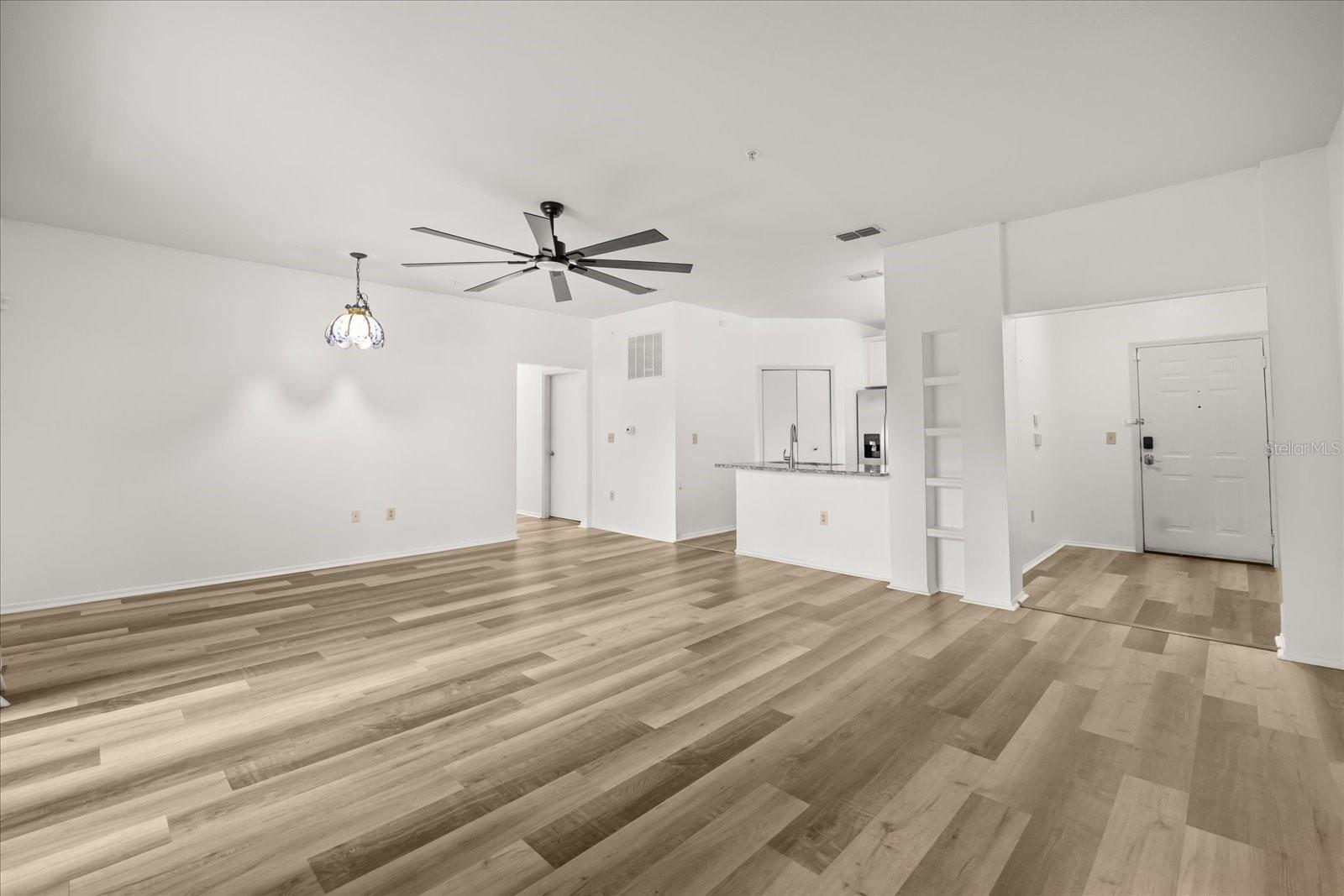 NOTTING HILL A CONDO - Residential