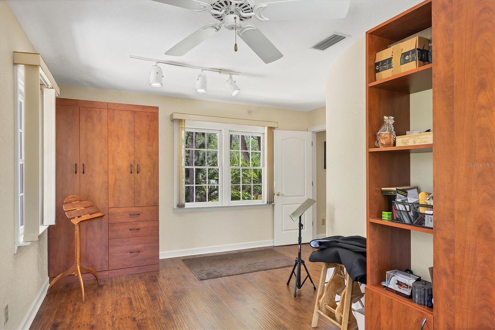 SIESTA ES BOYDS REP - Residential