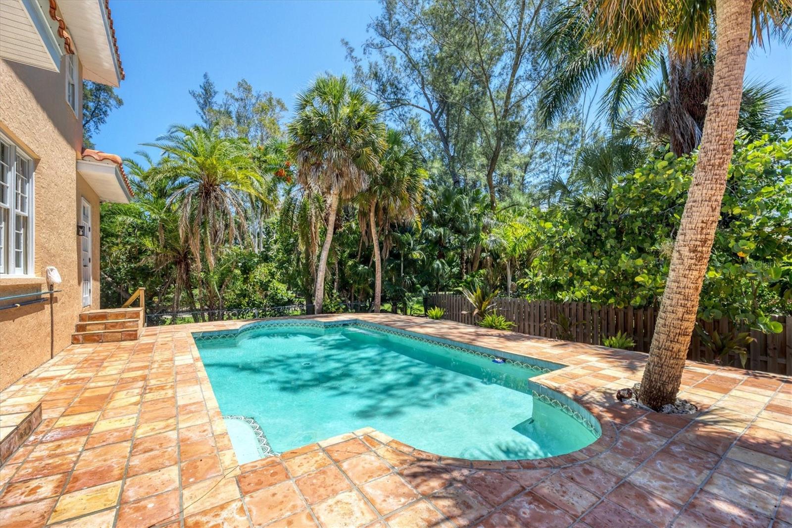SIESTA ES BOYDS REP - Residential