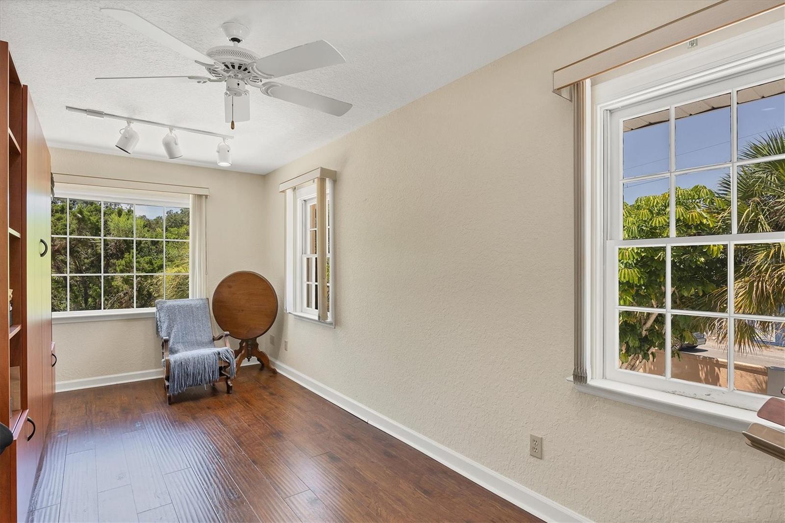 SIESTA ES BOYDS REP - Residential