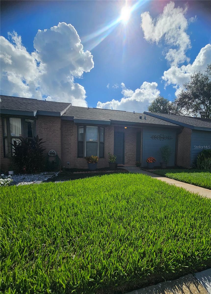 Photo of 2510 King Oak Circle, Saint Cloud, FL 34769 (MLS # S5156687)