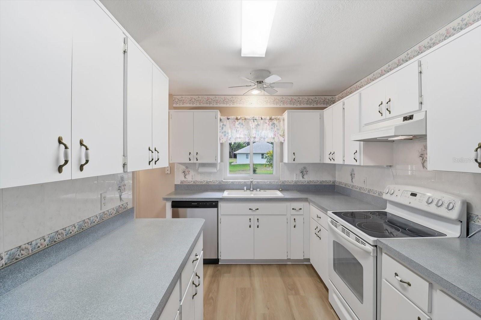 CANTERBURY LAKE ESTATES - Residential