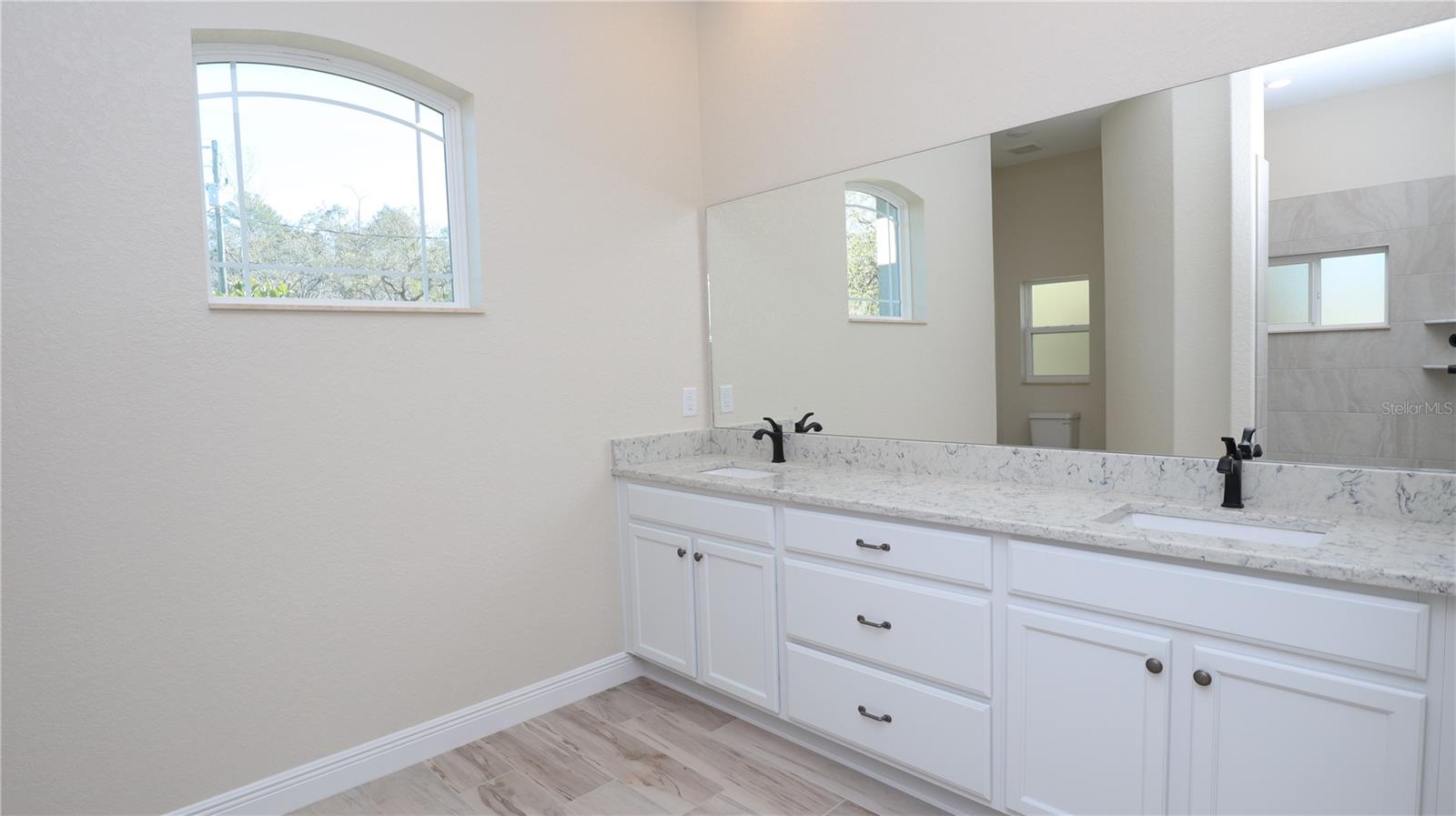 ROYAL HIGHLANDS - Residential