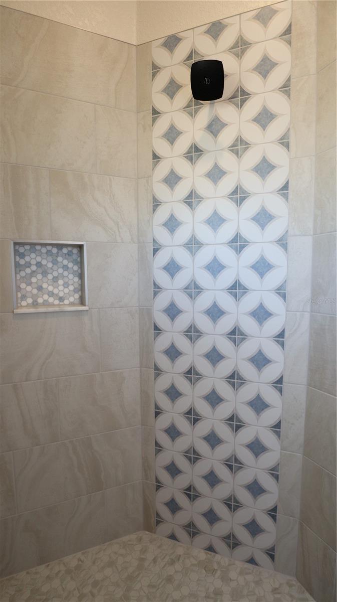 ROYAL HIGHLANDS - Residential