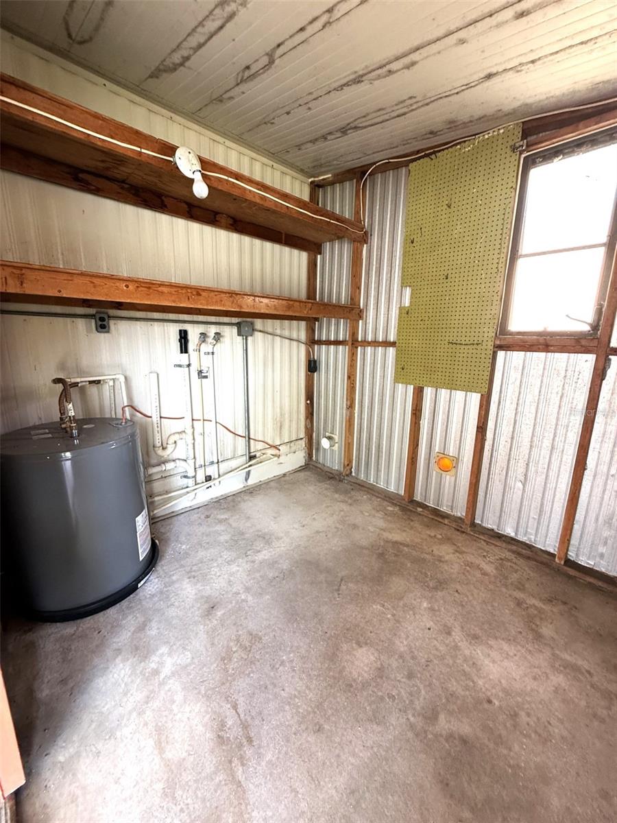 FLORAL LAKES - Residential