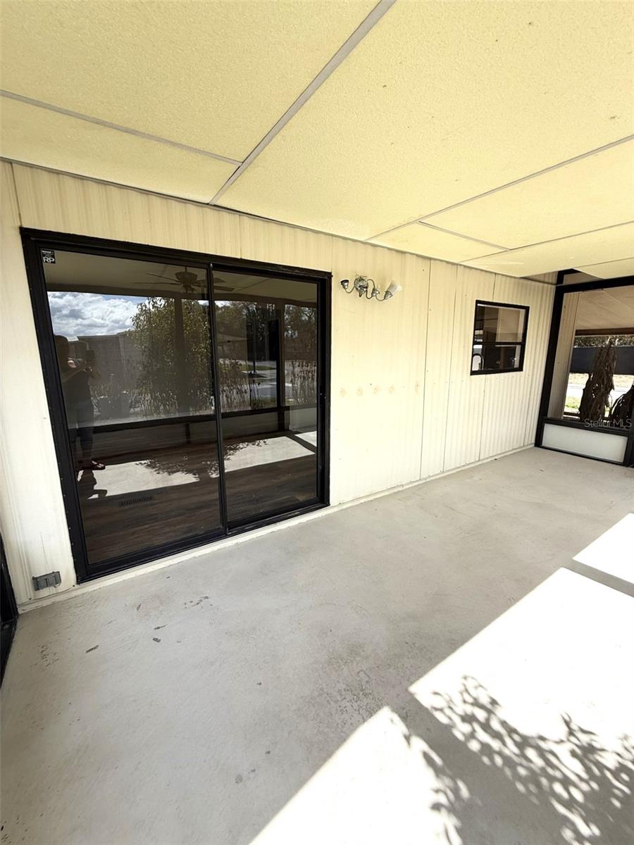 FLORAL LAKES - Residential