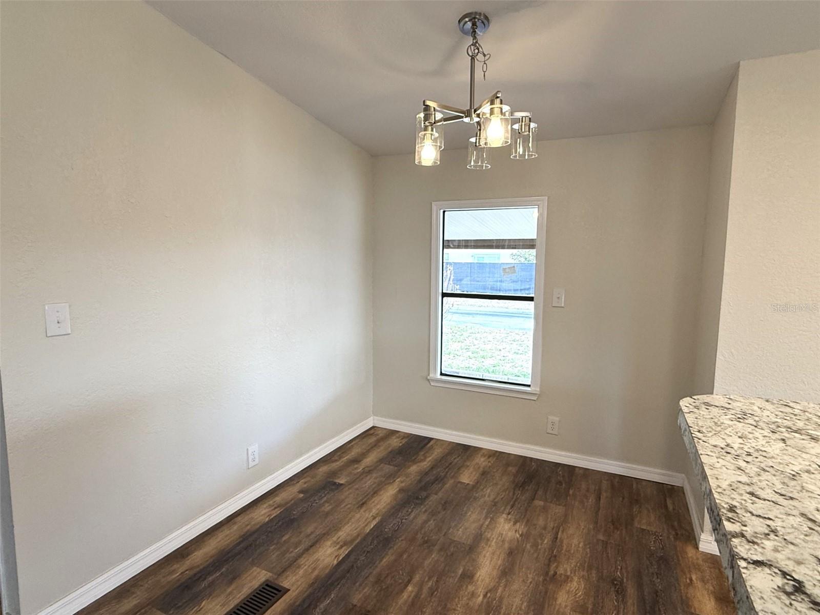 FLORAL LAKES - Residential