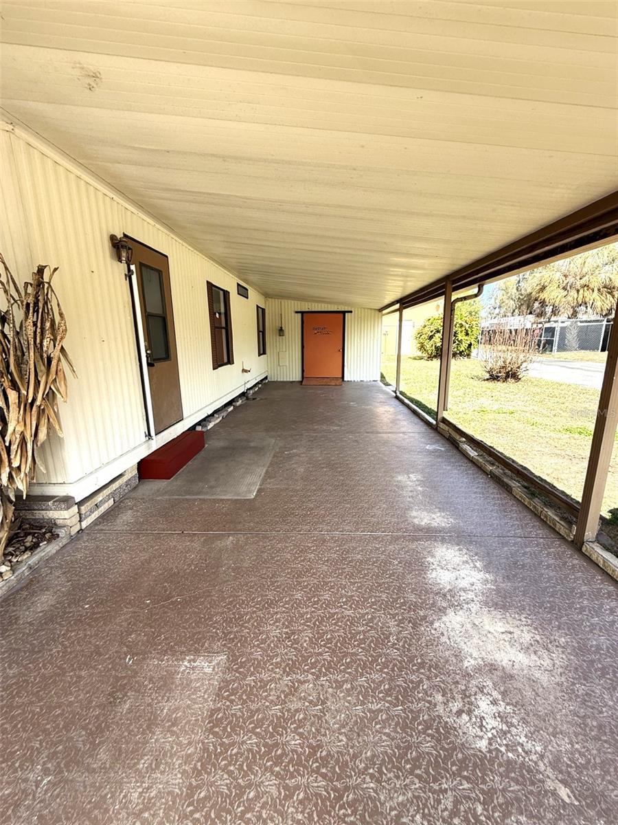 FLORAL LAKES - Residential