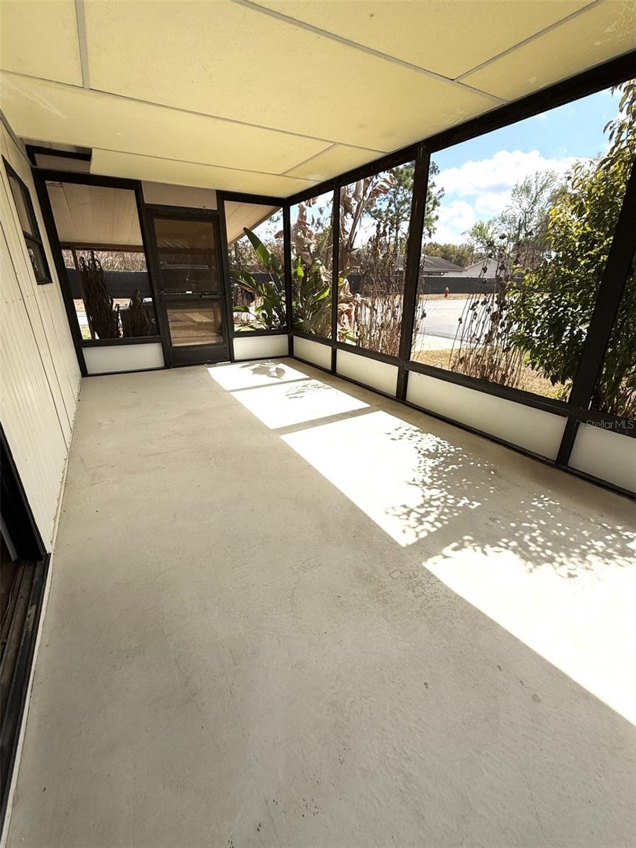 FLORAL LAKES - Residential