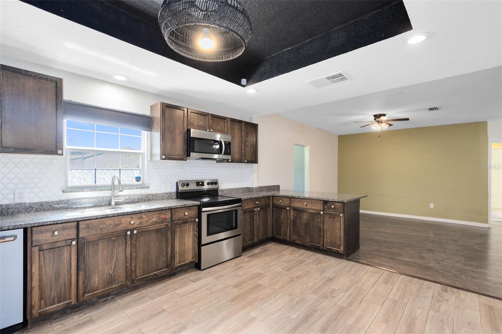 PALM TERRACE - Residential