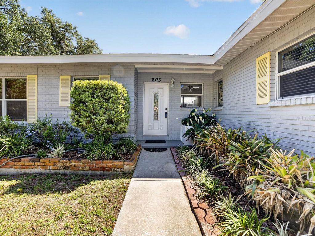 Photo of 605 Limona Road, Brandon, FL 33510 (MLS # TB8498603)