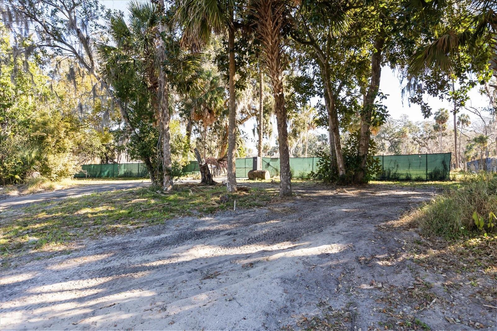 J B & T E WALKERS SUB - Land