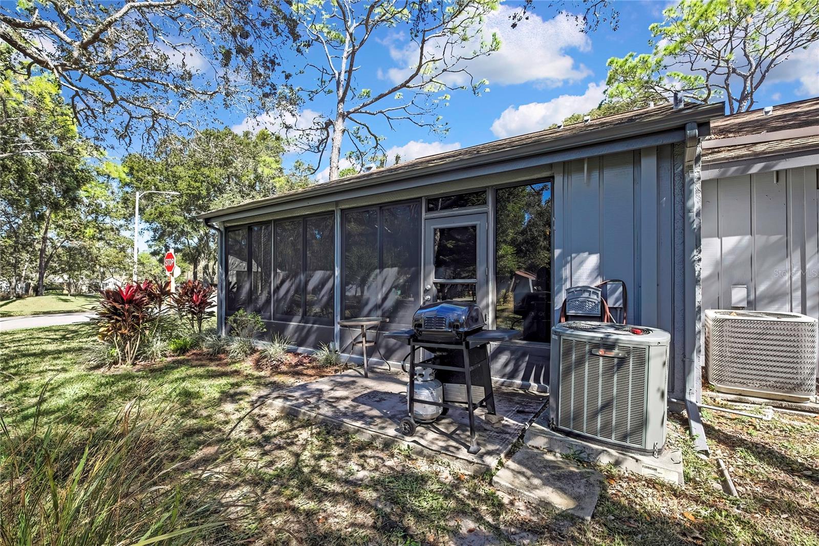 TMBR PINES PN GR VL - Residential