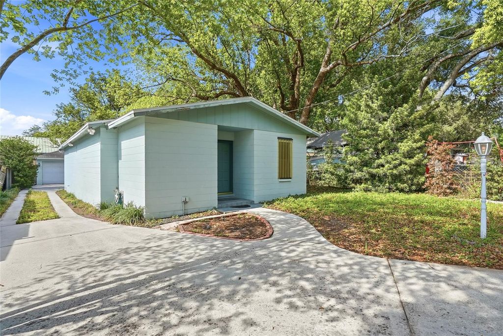 Photo of 1026 W Rambla Street, Tampa, FL 33612 (MLS # TB8506402)