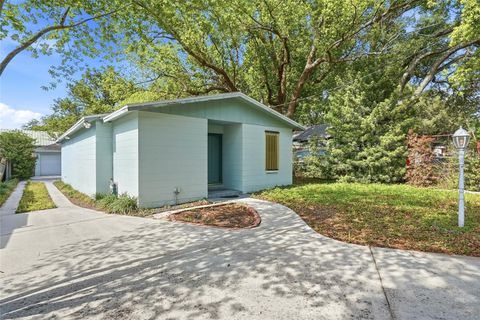 Photo of 1026 W Rambla Street, Tampa, FL 33612 (MLS # TB8506402)