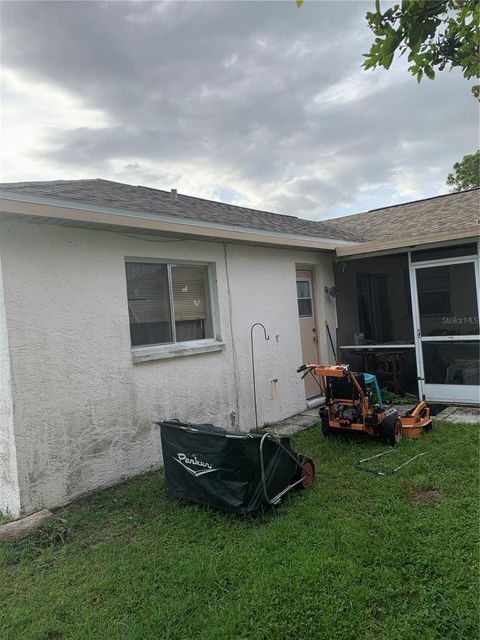 A home in PORT CHARLOTTE