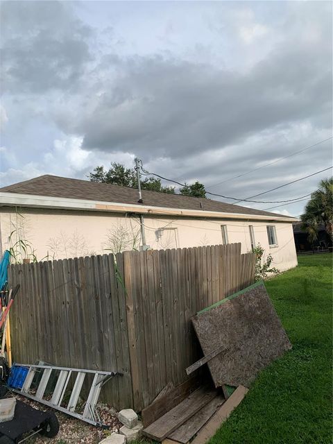 A home in PORT CHARLOTTE