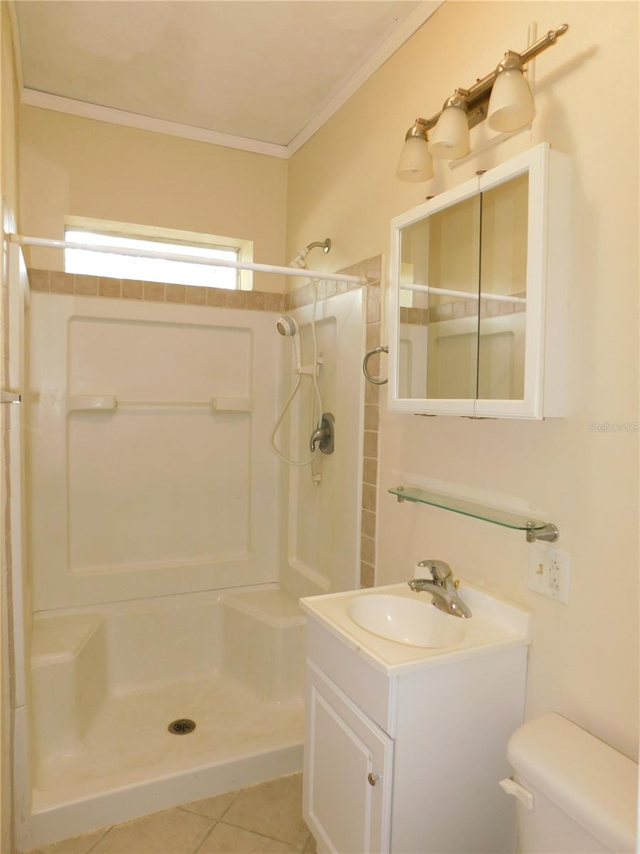 LAKE FOREST FARMS - Residential Lease