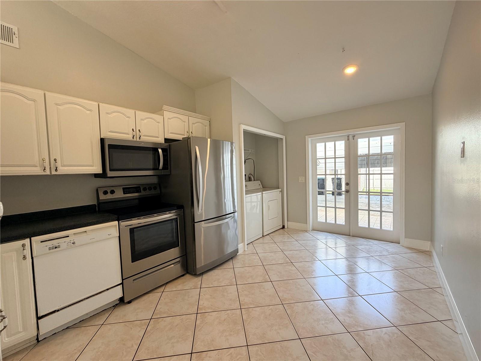 UNIVERSITY HILLS - Residential