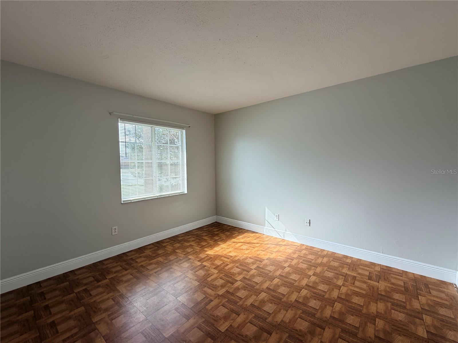 UNIVERSITY HILLS - Residential