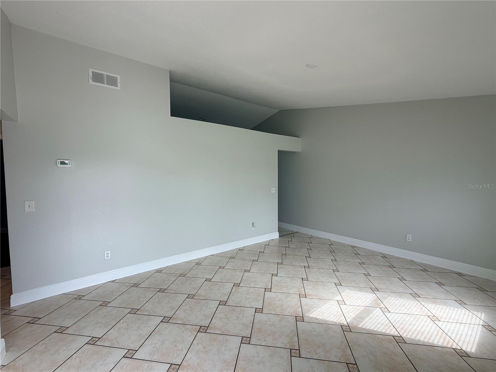 UNIVERSITY HILLS - Residential