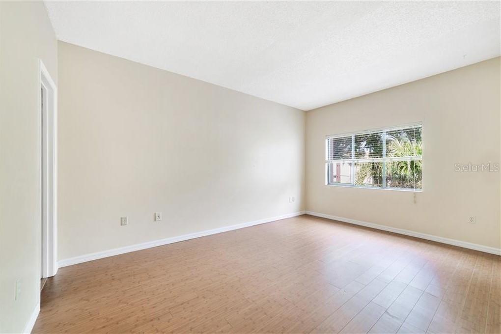 WIMBLEDON PARK CONDO 01 - Residential