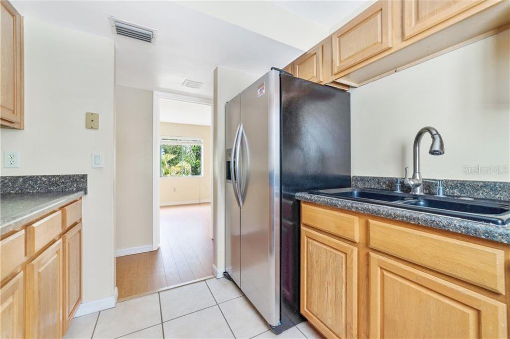 WIMBLEDON PARK CONDO 01 - Residential