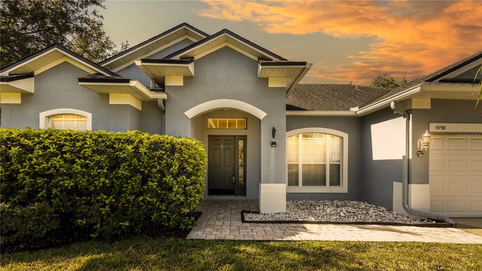 Welcome to 9798 Worthington Ridge Rd — a beautifully maintained 4-bedroom, 3-bathroom home in the sought-after Tivoli Woods community of Orlando. With 2,574 sq. ft. of thoughtfully designed living space, this residence offers the perfect blend of comfort and style.
Step inside to find an open-concept kitchen and family room, formal living and dining areas, and hardwood and tile flooring throughout. The spacious primary suite features a tray ceiling, a private sitting area, and a spa-like bathroom with dual vanities, a soaking tub, and a separate shower. Additional bedrooms include a private guest room and a convenient Jack-and-Jill layout.
Sitting on a fully fenced ¼-acre corner lot, the outdoor space is ideal for entertaining or relaxing on the paver patio. Major updates include a new roof installed in 2018, giving peace of mind for years to come. Conveniently located minutes from major highways, UCF, Orlando International Airport, Lake Nona, shopping, dining, and entertainment, this home offers both tranquility and accessibility.
Don’t miss your chance to own this exceptional property in one of Orlando’s most desirable communities!