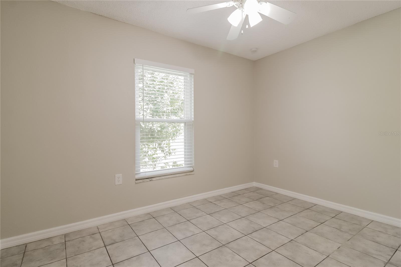 DELTONA LAKES UNIT 65 - Residential Lease