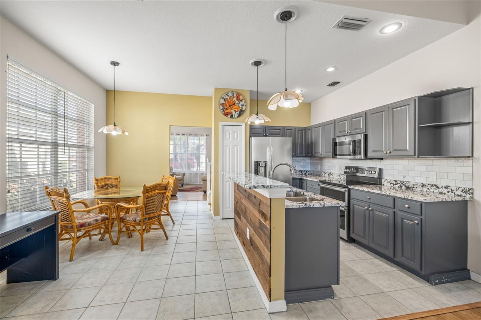 CASA BLANCA - Residential