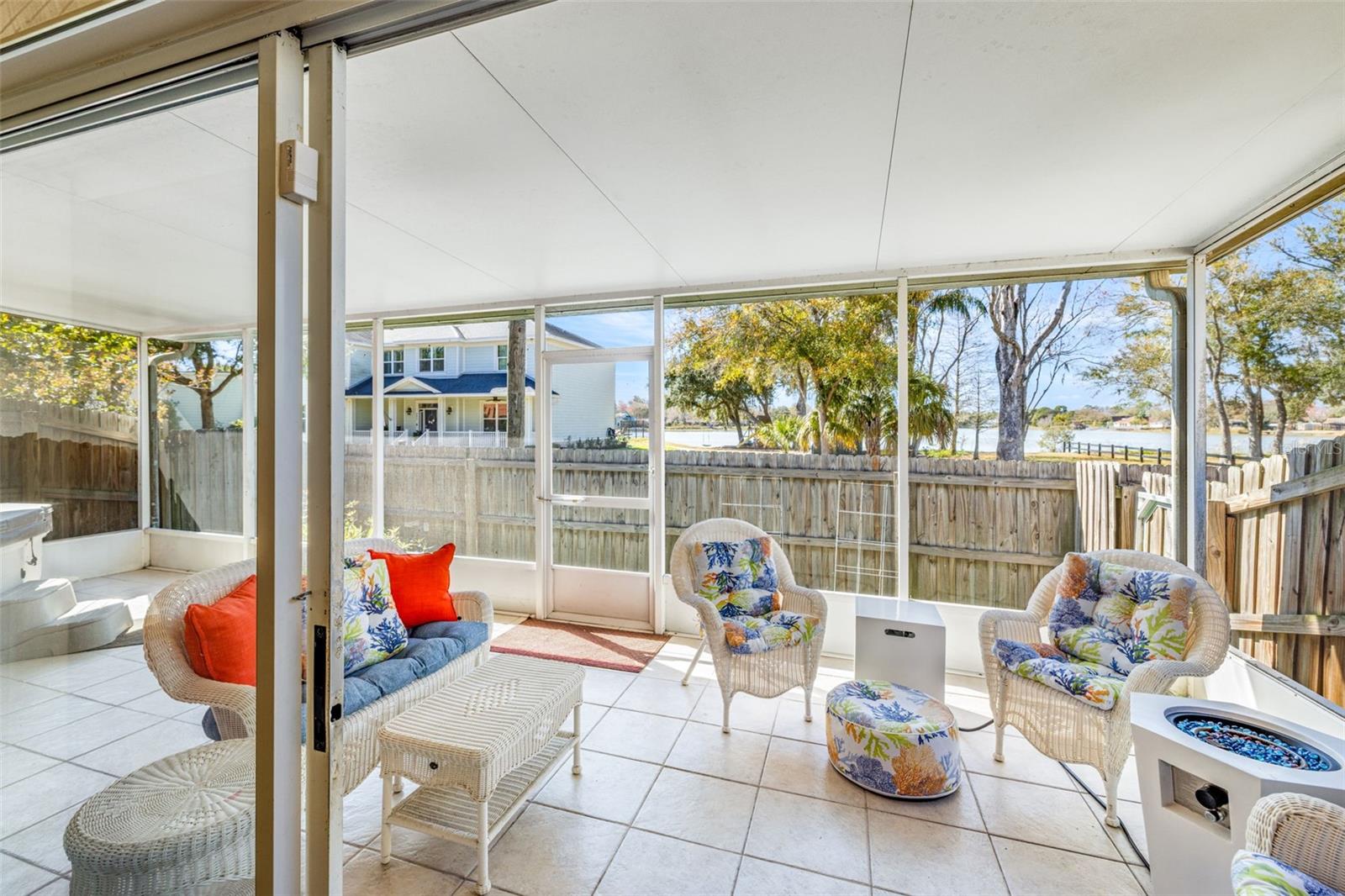 CASA BLANCA - Residential