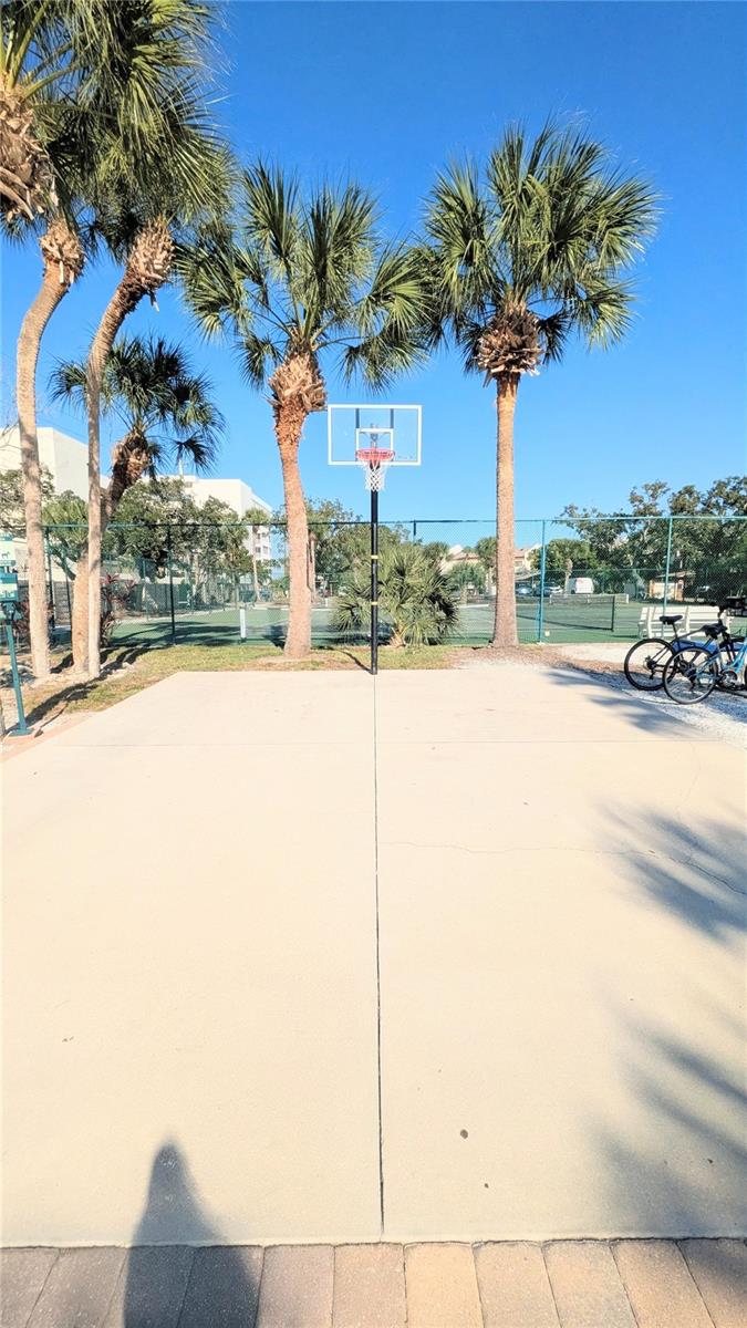 MIDNIGHT COVE II - Residential Lease