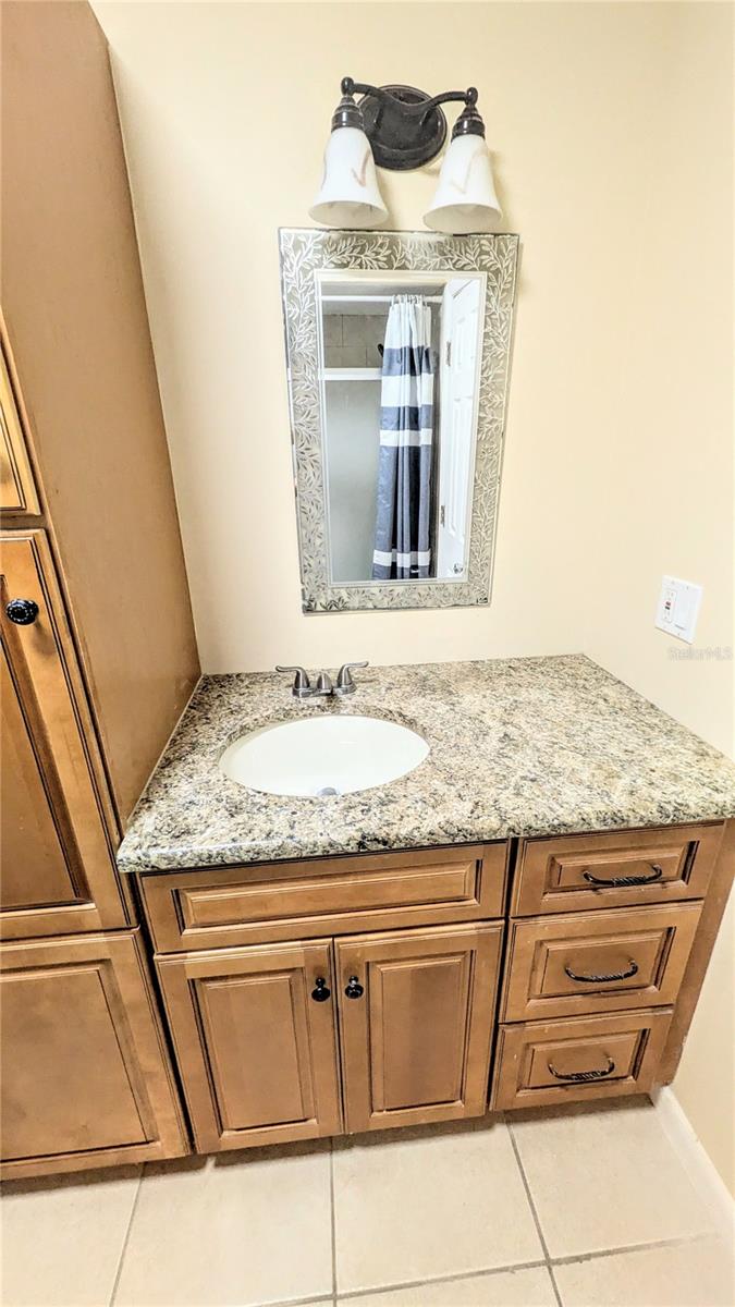 MIDNIGHT COVE II - Residential Lease