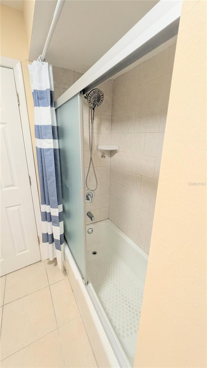 MIDNIGHT COVE II - Residential Lease