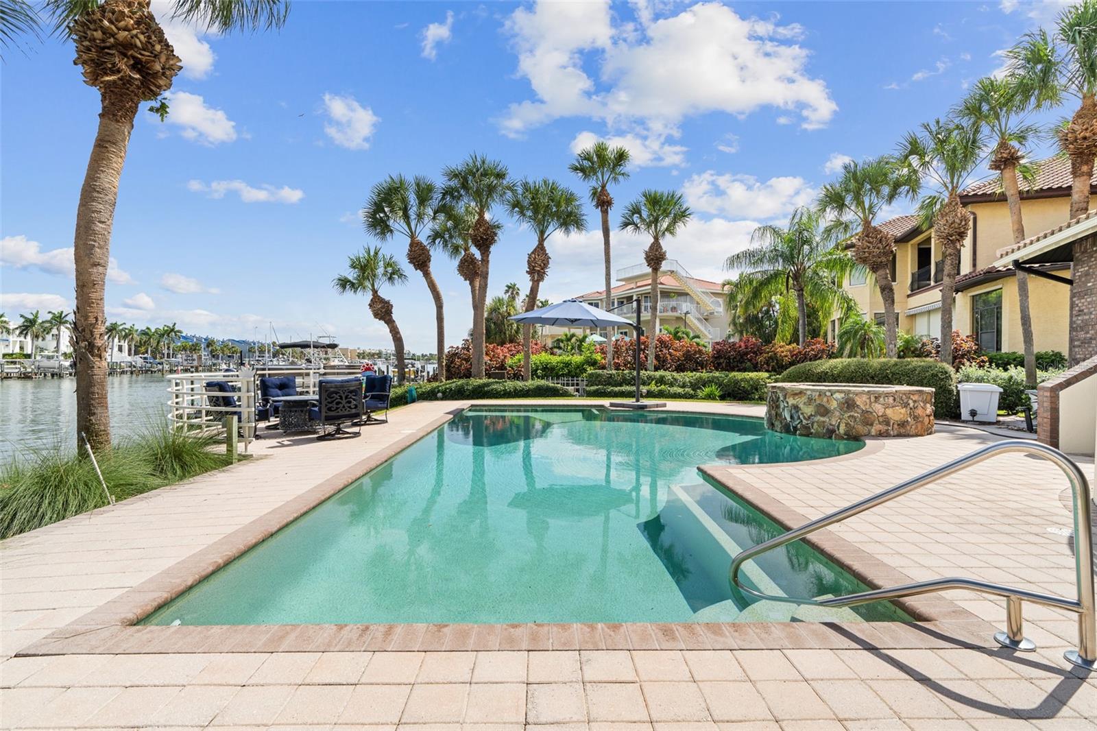 TIERRA VERDE UNIT 1 4TH REP - Residential