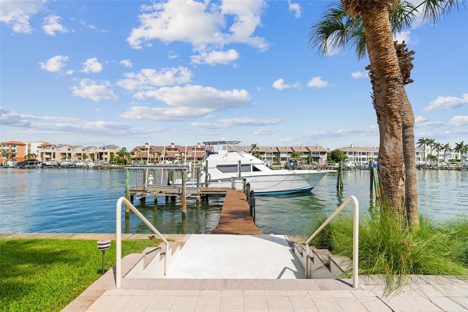 TIERRA VERDE UNIT 1 4TH REP - Residential