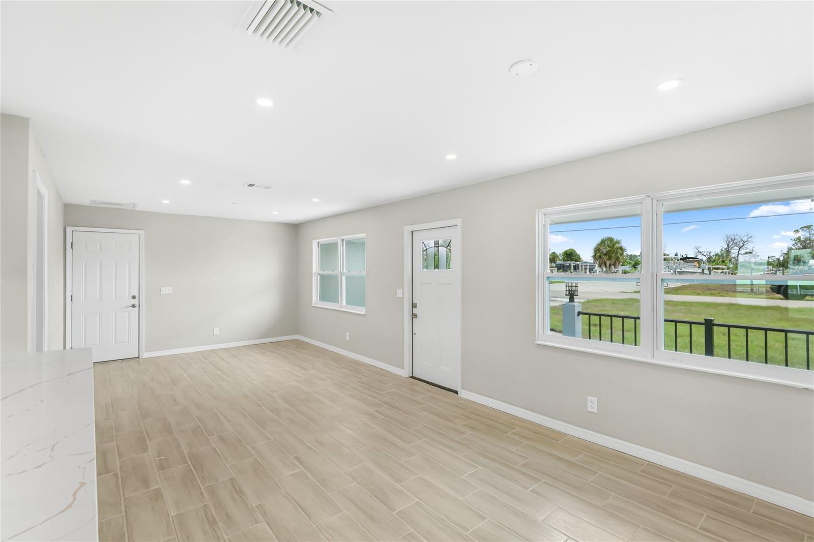 GROVE CITY SHORES - Residential
