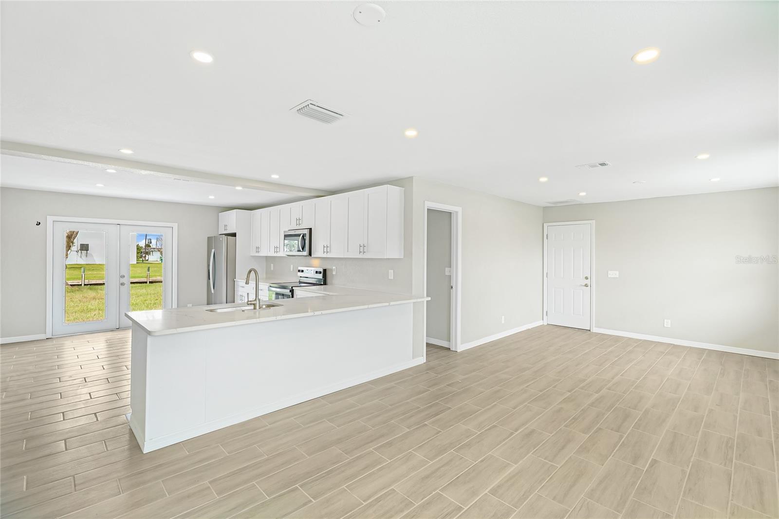 GROVE CITY SHORES - Residential
