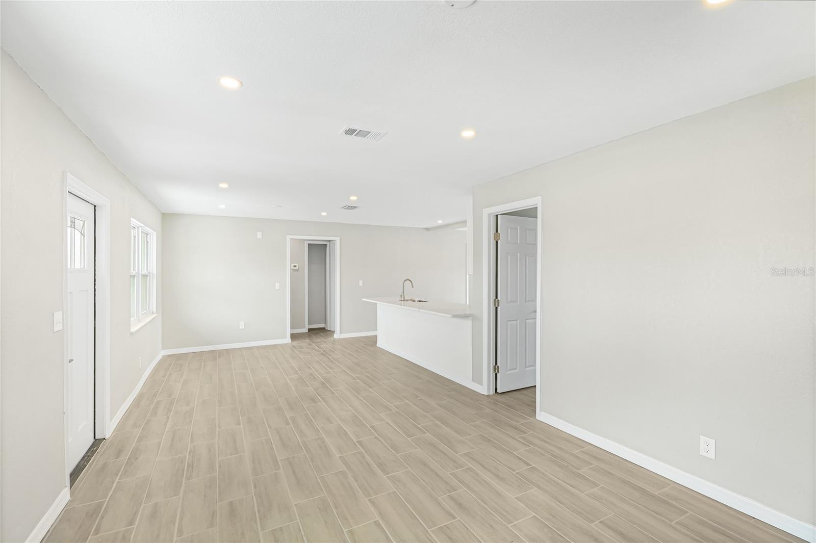 GROVE CITY SHORES - Residential