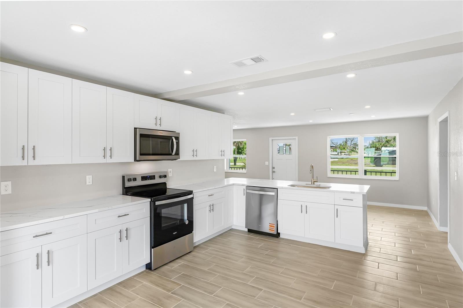 GROVE CITY SHORES - Residential