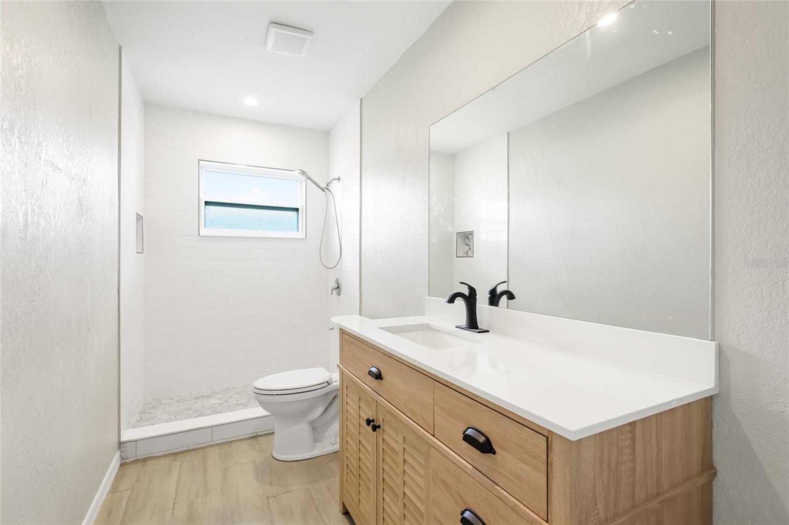 GROVE CITY SHORES - Residential