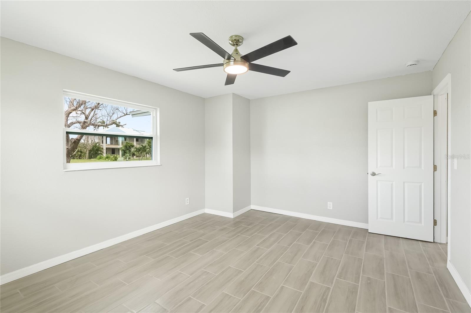 GROVE CITY SHORES - Residential