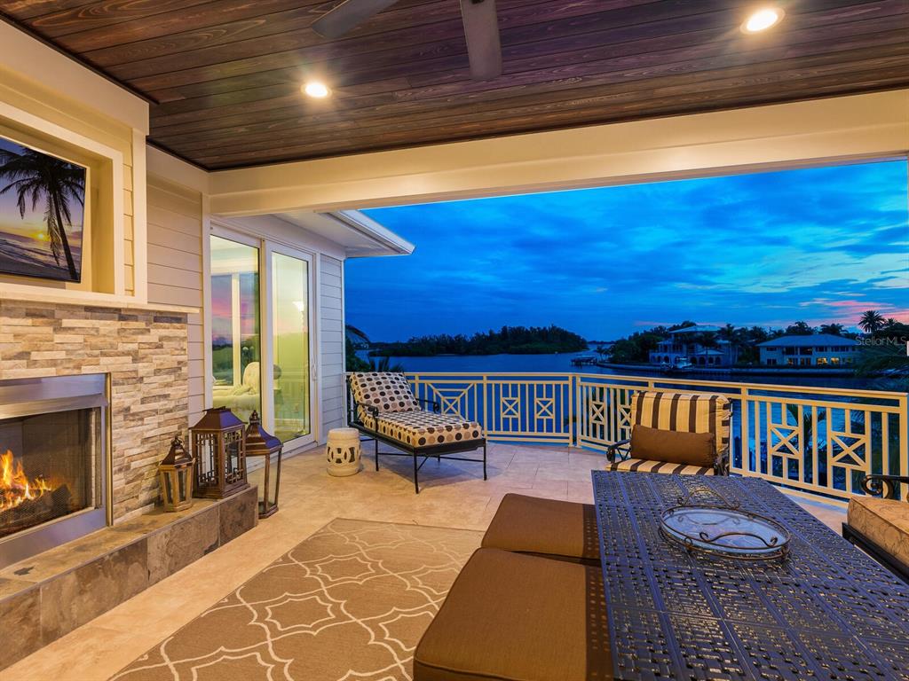 BAY ISLAND SHORES - Residential