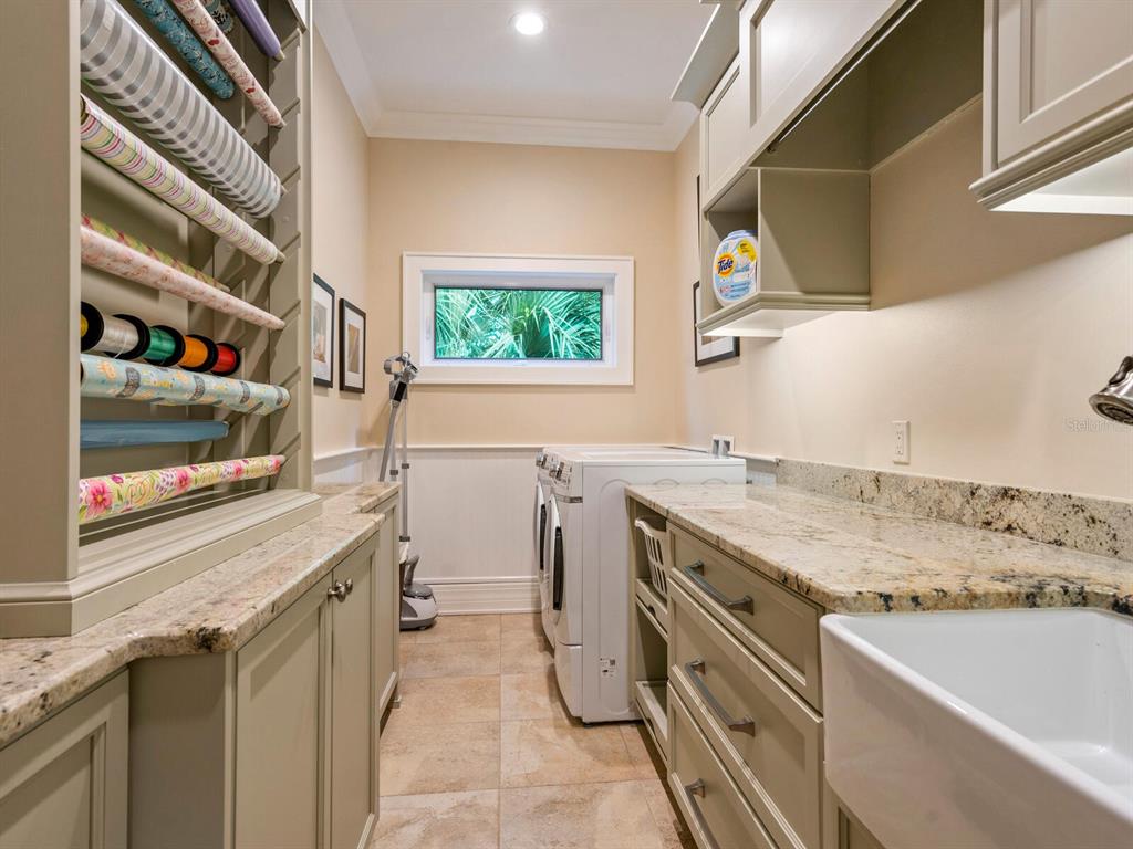 BAY ISLAND SHORES - Residential