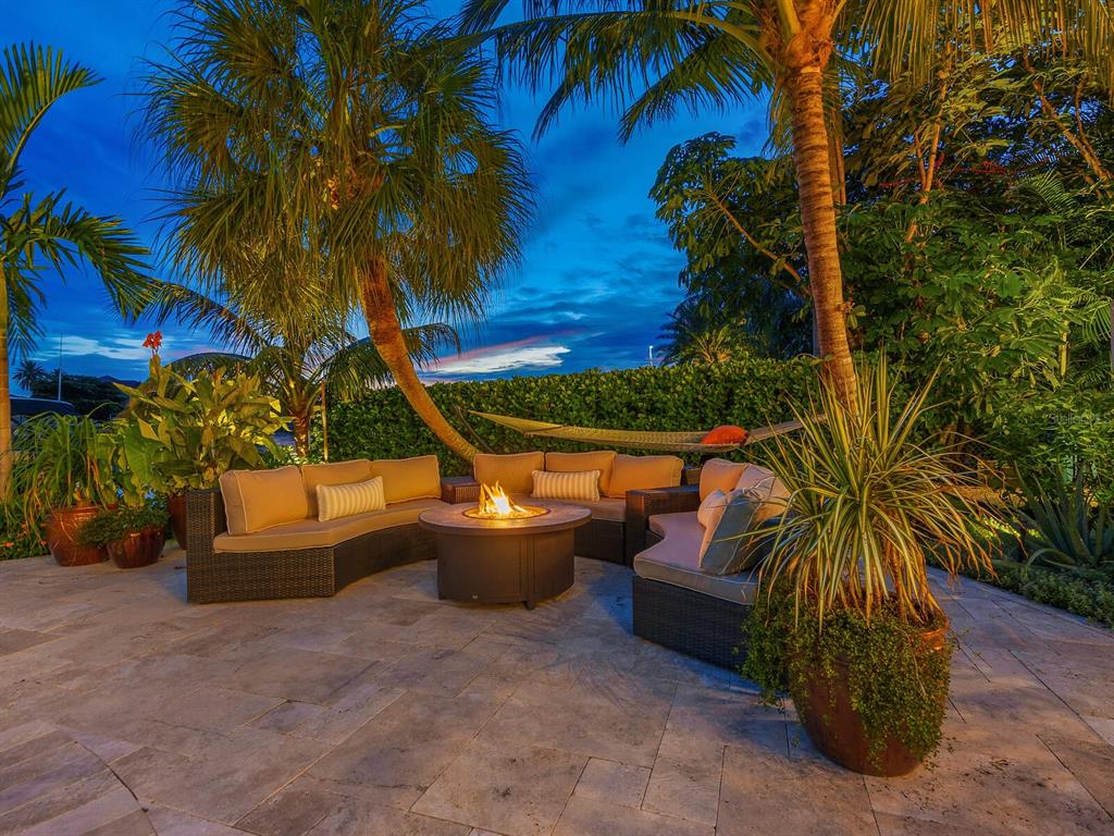 BAY ISLAND SHORES - Residential